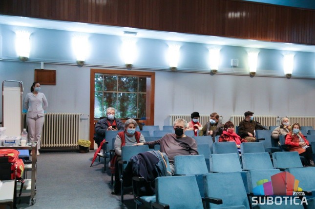 Počela revakcinacija građana "Sinofarm" vakcinom