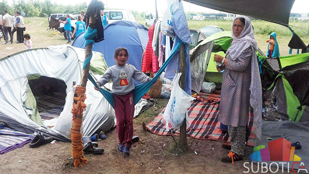 Migrantima koji borave na Horgošu ponuditi smeštaj u prihvatnim centrima u Srbiji