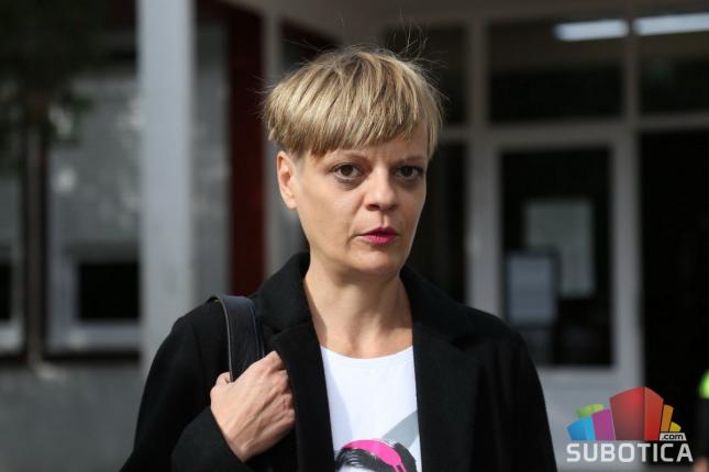 Đaci romske nacionalnosti dobili besplatne udžbenike