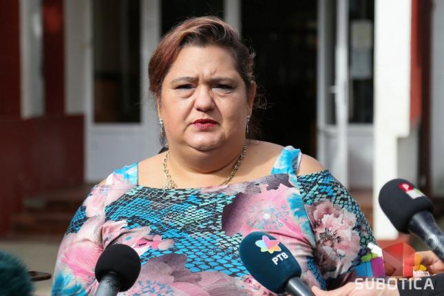 Đaci romske nacionalnosti dobili besplatne udžbenike