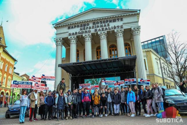 Održan karavan “Bezbednost počinje sa tobom” u cilju edukacije i povećanja bezbednosti u saobraćaju