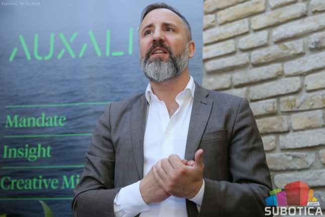 Otvorena kancelarija kompanije "Auxality"