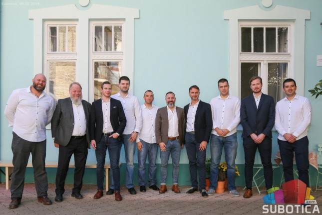 Otvorena kancelarija kompanije "Auxality"