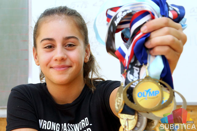 Oni dolaze: Lili Kuti, učenica OŠ "Jovan Jovanović Zmaj" i članica Plivačkog kluba "Spartak"