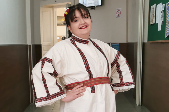 Pevaju u horu i - po školskim hodnicima