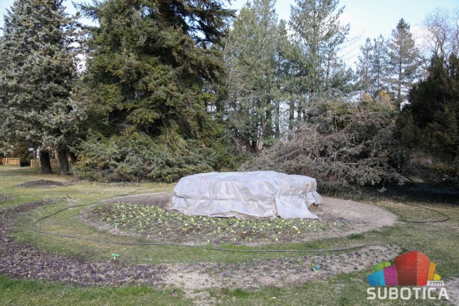 U Zoološkom vrtu i priroda spava