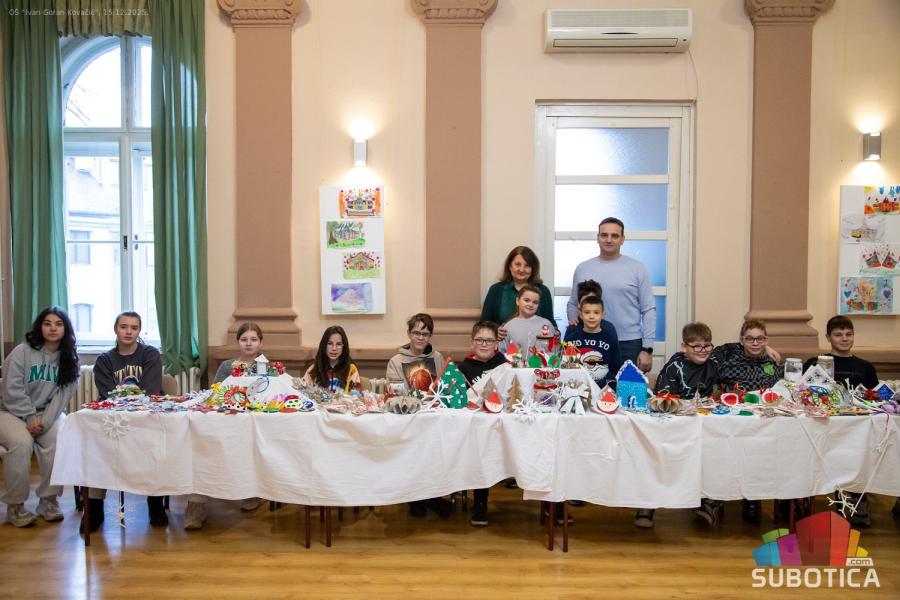 Učenici OŠ „Ivan Goran Kovačić“ spojili maštu i humanost na novogodišnjem vašaru