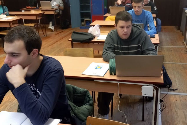 Prva generacija đaka IT smera u Gimnaziji "Svetozar Marković"