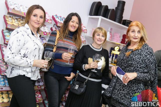 Otvorena cvećara i prodavnica poklona "Nika еvents"