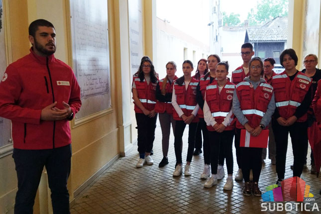 Crveni krst Subotice odao počast Anri Dinanu