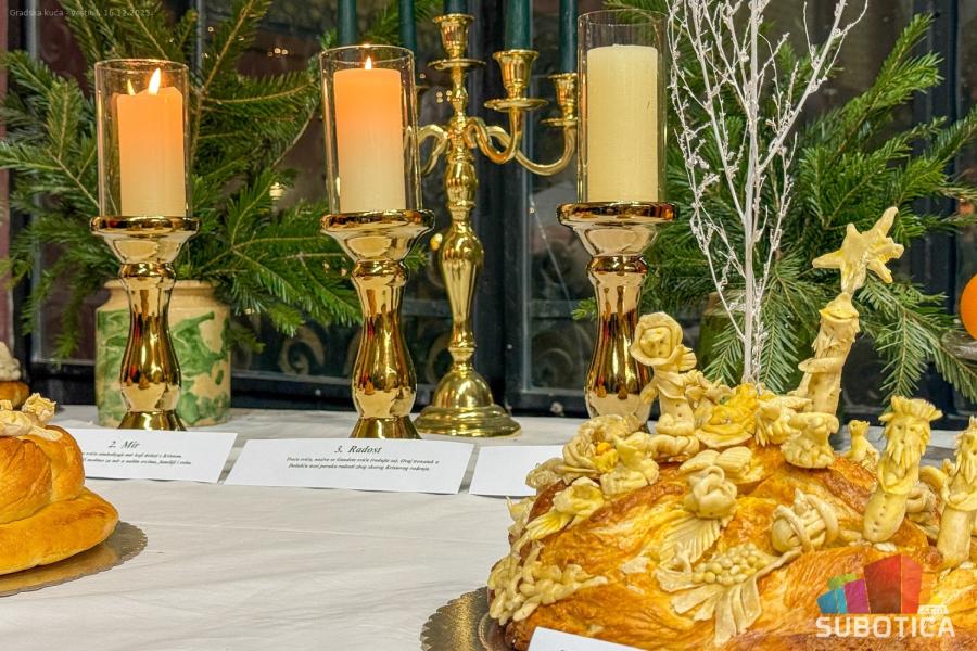 Centar za kulturu Bunjevaca priredio prazničnu izložbu božićnjaka