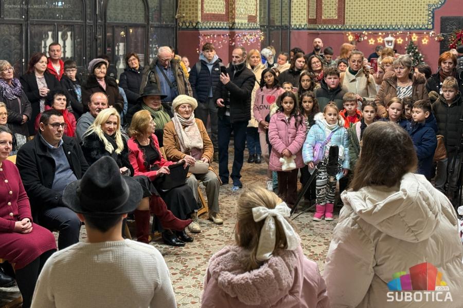 Centar za kulturu Bunjevaca priredio prazničnu izložbu božićnjaka