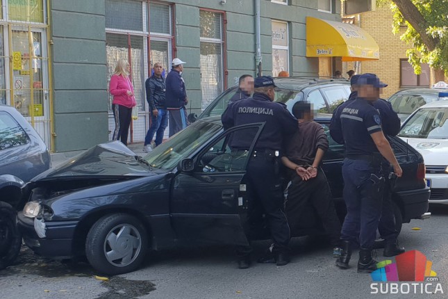 Filmska policijska potera - begunci privedeni, a više vozila oštećeno