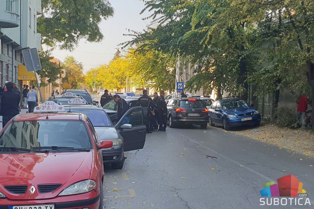 Filmska policijska potera - begunci privedeni, a više vozila oštećeno