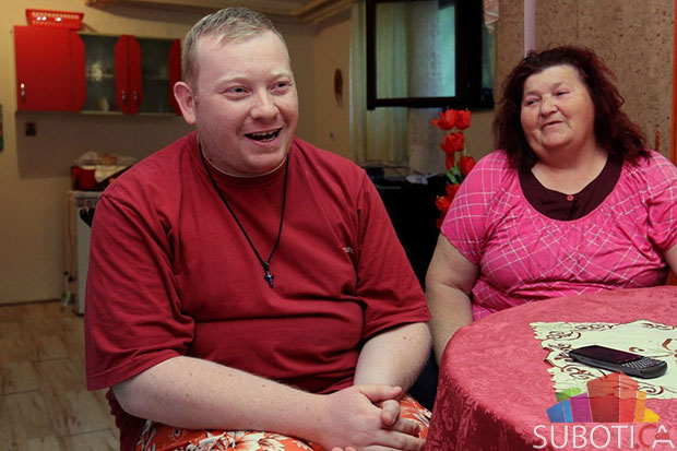 Komšinica maltretira bolesnog momka