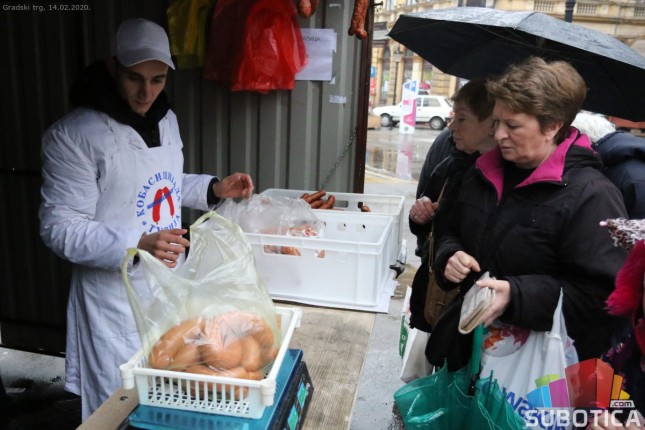 Turijska kobasica i ove godine donirana korisnicima Narodne kuhinje
