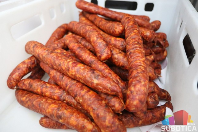 Turijska kobasica i ove godine donirana korisnicima Narodne kuhinje