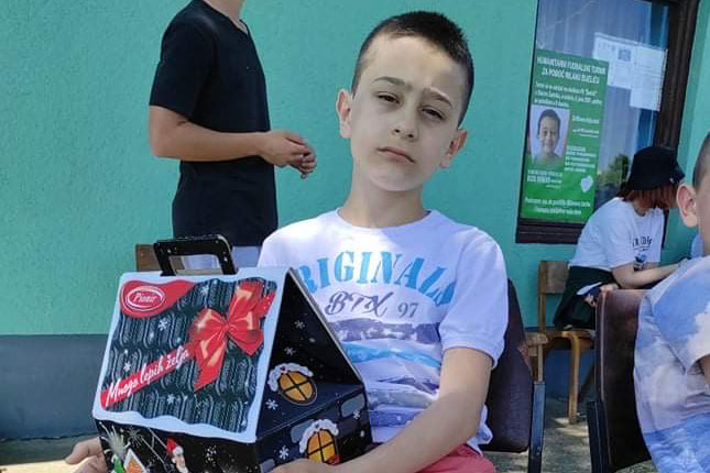 Kroz humanitarnu akciju meštani Žednika prikupljali novac za lečenje 12-godišnjeg Milana Bjelića