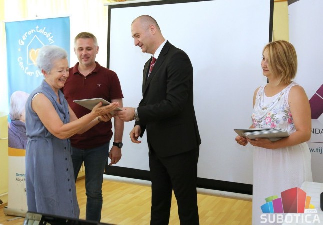 Uručeni sertifikati polaznicima obuke "Bezbedni na internetu"