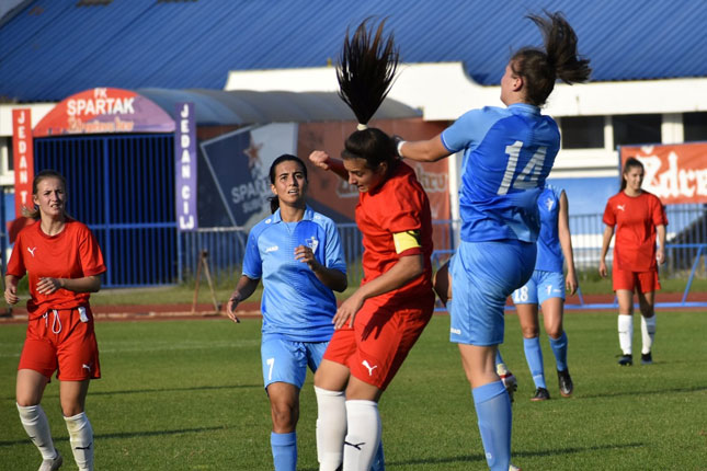 Fudbal (Ž): Spartak deklasirao Zvezdu B