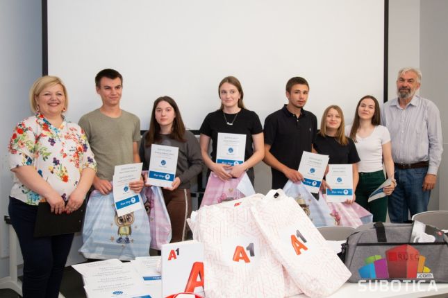 Dodelom nagrada srednjoškolcima završena sezona kviza "Mreža čitanja"