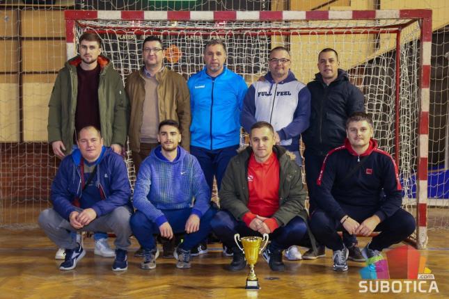 Mali fudbal: „Šeki enterijeri Real impeks“ pobednik 48. Novogodišnjeg turnira