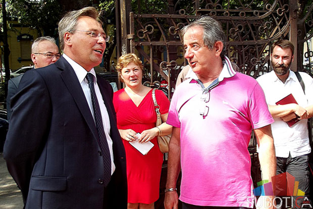 Gradonačelnik obišao radove na fasadi Sinagoge