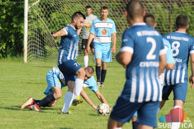 Fudbal: "Lokomotivi" uručen pehar, revijalni meč završen bez pobednika