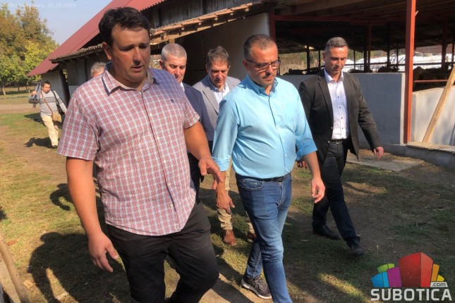 Ministar Nedimović u poseti subotičkim poljoprivrednicima