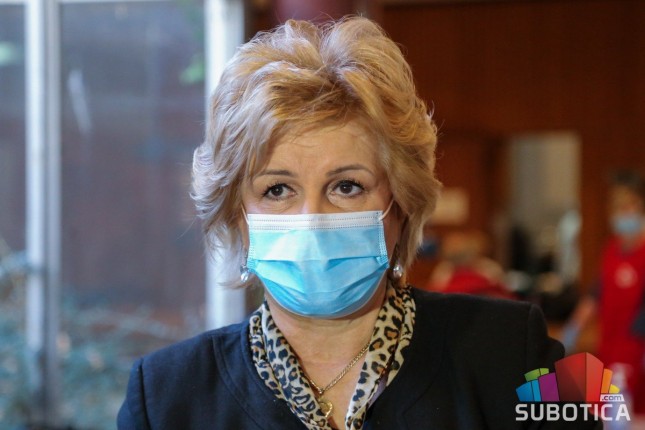 Prepodne "Sinofarm", popodne "Sputnjik V" - revakcinacija "Fajzerom" od sutra