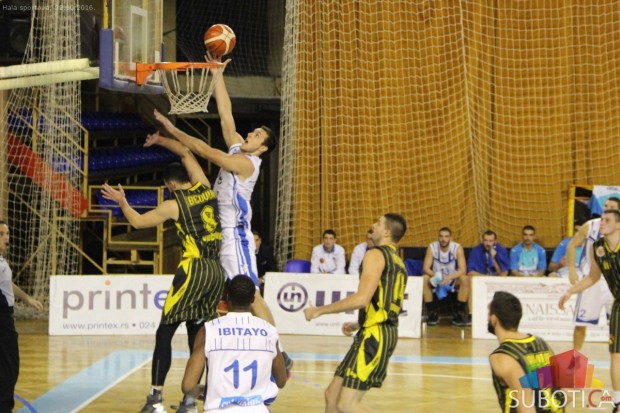 Košarkaši Spartaka poraženi od Beovuka (74:94)