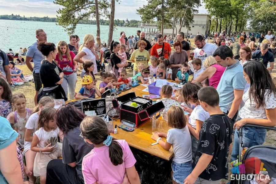 Prvi "Palićki piknik" na obali jezera privukao veliki broj posetilaca
