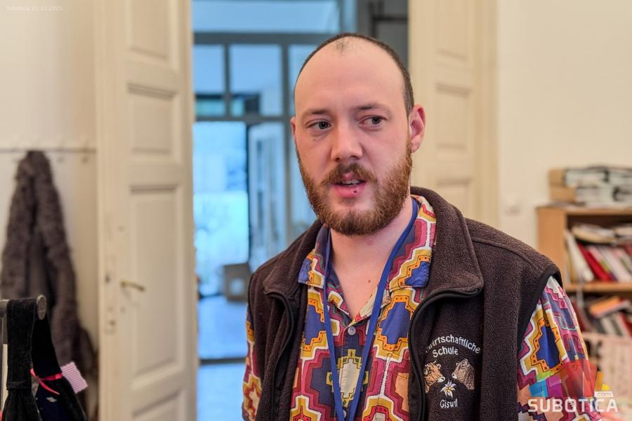 Božićni market - ručni radovi u duhu božićnih i novogodišnjih praznika