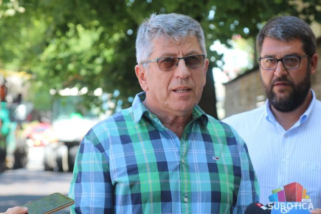 Novi sloj asfalta u Ivangradskoj ulici