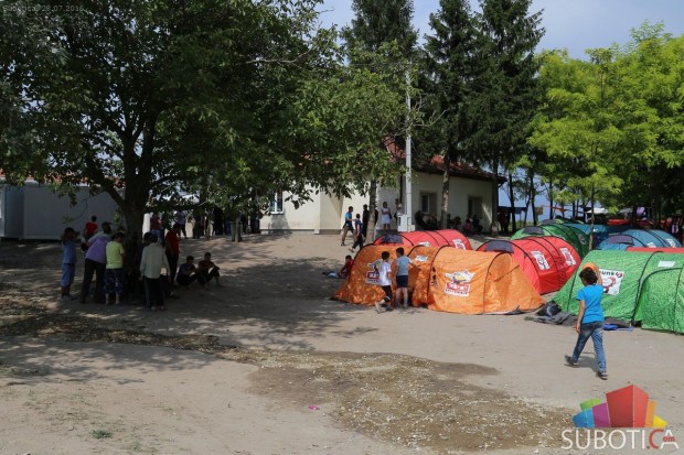 Migranti se raspoređuju po prihvatnim centrima