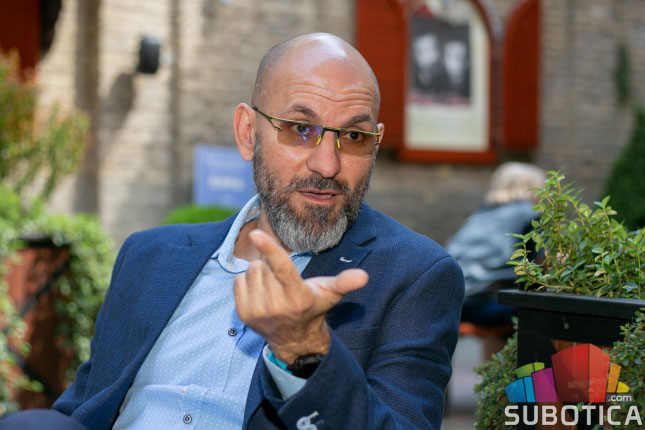 SUgrađani: Branimir Gajić - "Hajde ti, sine, nađi pravi posao!"