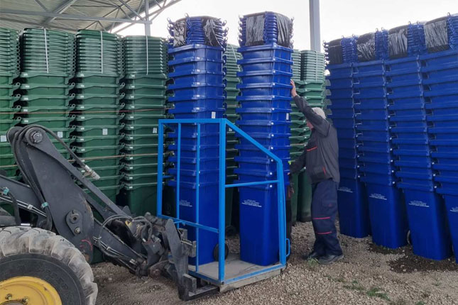 Ove godine obezbeđeno više od 34 hiljade plavih kanti