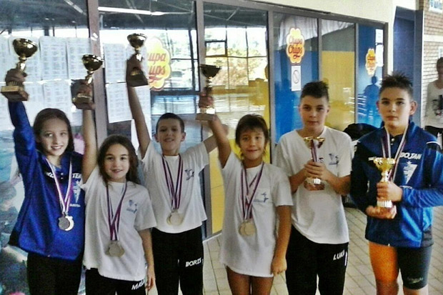 Plivači Spartak-Prozivke osvojili 24 zlatne medalje na mitingu "Sprint 2016"