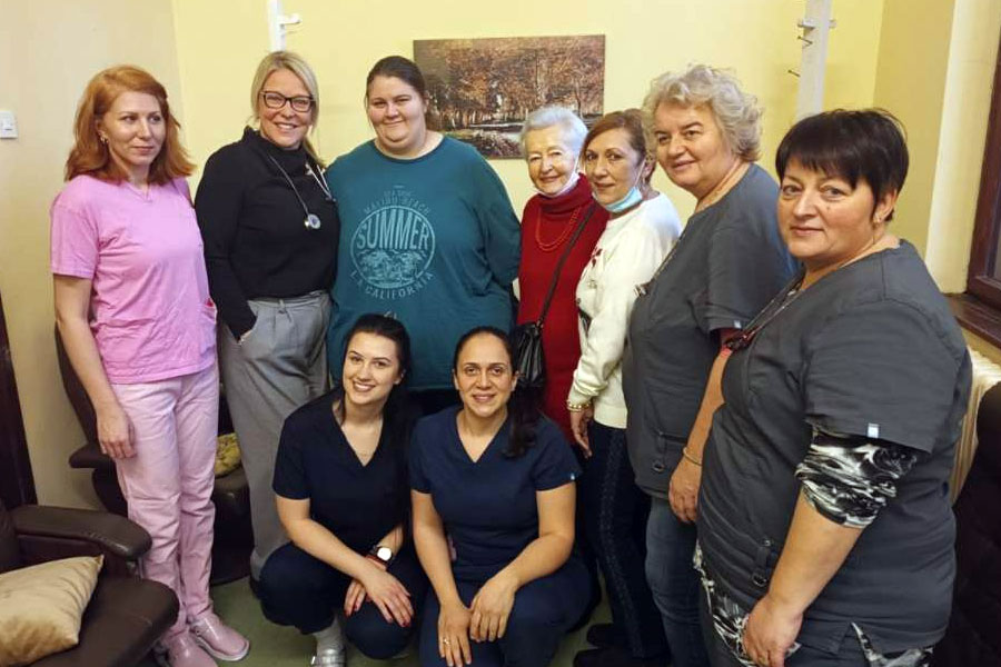 Najlepši pokloni su oni od srca: Udruženje „Jedna uz drugu“ uz žene na lečenju