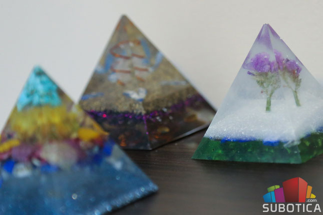 Subotičanka izrađuje nakit od majčinog mleka