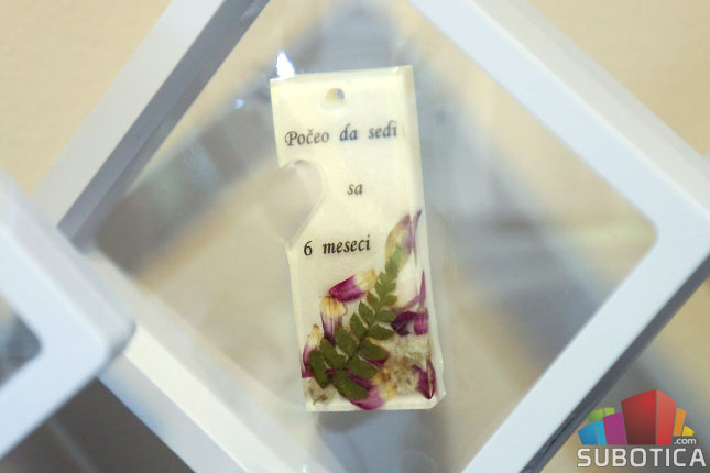 Subotičanka izrađuje nakit od majčinog mleka