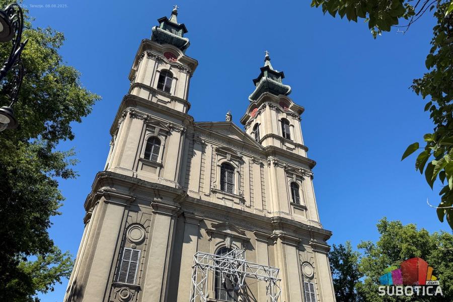Ranjena katedrala i tiha nada da će jednog dana ponovo zasijati