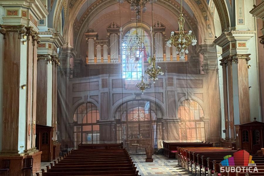 Ranjena katedrala i tiha nada da će jednog dana ponovo zasijati