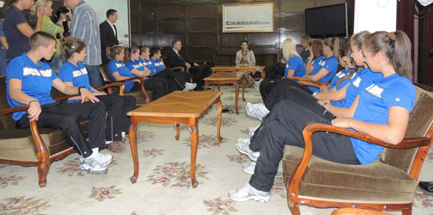 Delegacija ŽFK "Spartak" na prijemu u Novom Sadu