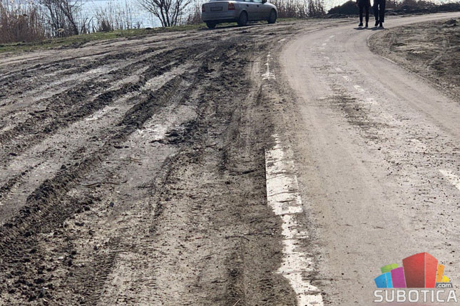 U toku izgradnja biciklističke staze uz istočnu obalu, problem meštana sa suprotne strane će se rešavati uskoro