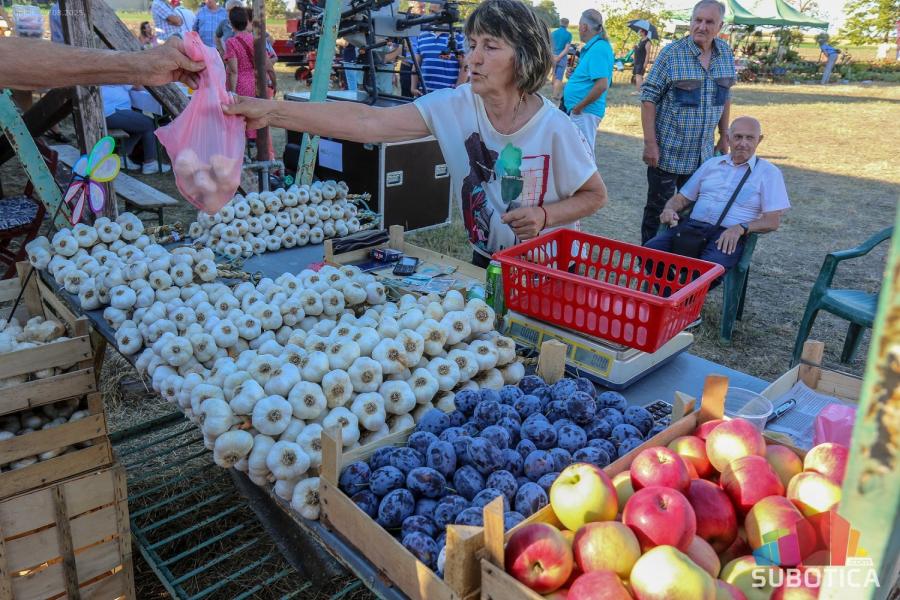Šupljak zamirisao na beli luk - Festival i Dan sela okupili veliki broj posetilaca