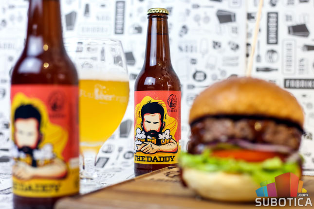 Drugi rođendan Burger bara "Fabrika"