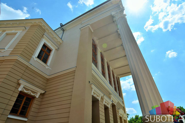 Vratilo se lice Subotice - otkrivena prednja fasada Narodnog pozorišta!