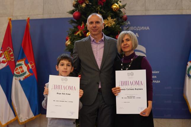 Pokrajinska vlada nagradila najdarovitije učenike i njihove mentore