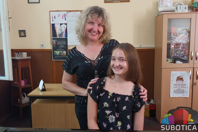 Učenica Muzičke škole Jelena Popović, višestruko nagrađivana mlada pijanistkinja